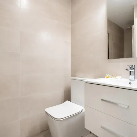 Apartamentos Reformados En Metro Pacifico Alquiler Temporal Madrid Exterior foto