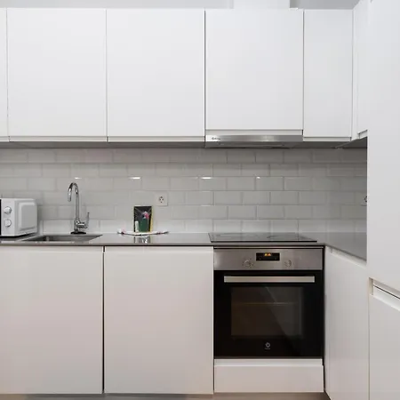 Apartamentos Reformados En Metro Pacifico Alquiler Temporal Madrid Exterior foto
